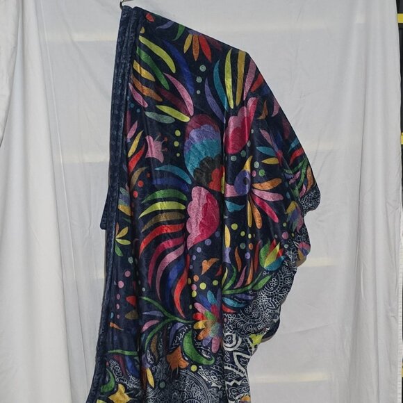 Johnny Was Laurel Canyon FIESTA PEACOCK/Blue White Floral Rev. Cozy Blanket - Picture 1 of 7